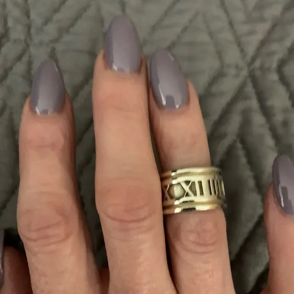 Tiffany & Co. Atlas Ring - Size 5 -PRICE IS FIRM - Picture 4 of 4